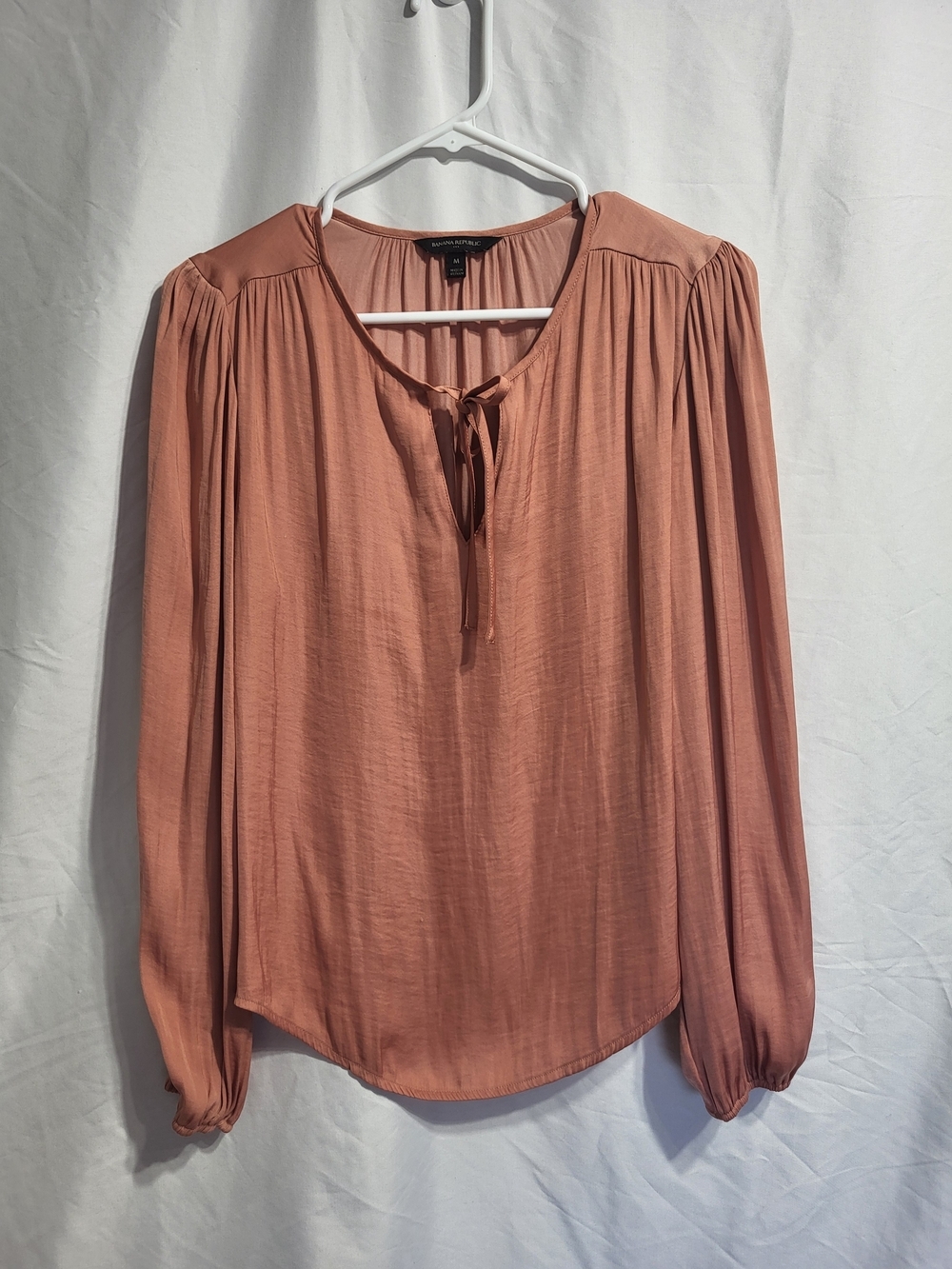 Banana Republic Dusty Rose Tie-Neck Long Sleeve Blouse, Size Medium